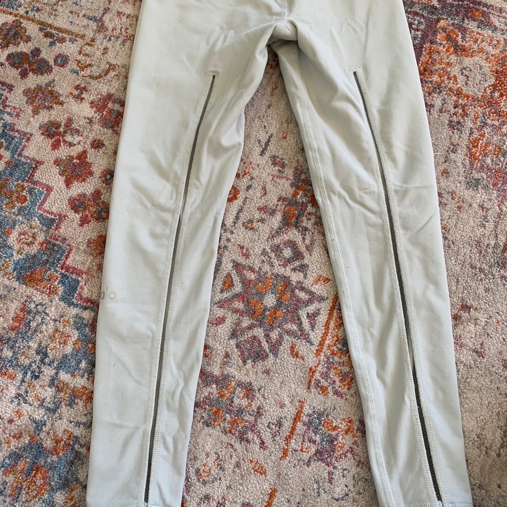 Light teal Alo yoga leggings